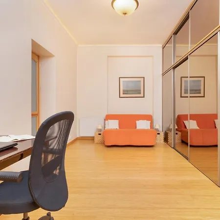 شقة Spacious & Elegant For 8 Guests In By Renters سوبوت