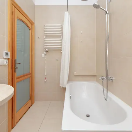 Spacious & Elegant For 8 Guests In By Renters Apartamento Sopot