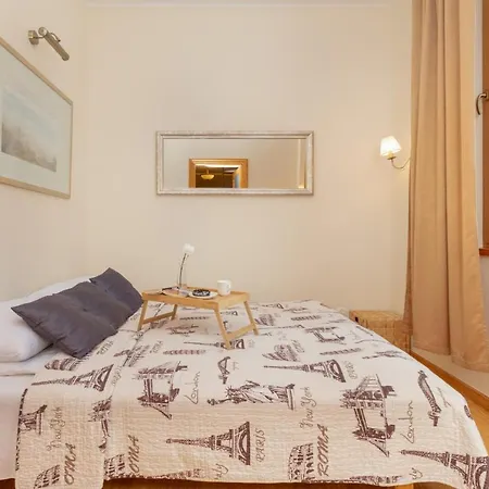 Spacious & Elegant For 8 Guests In By Renters Sopot